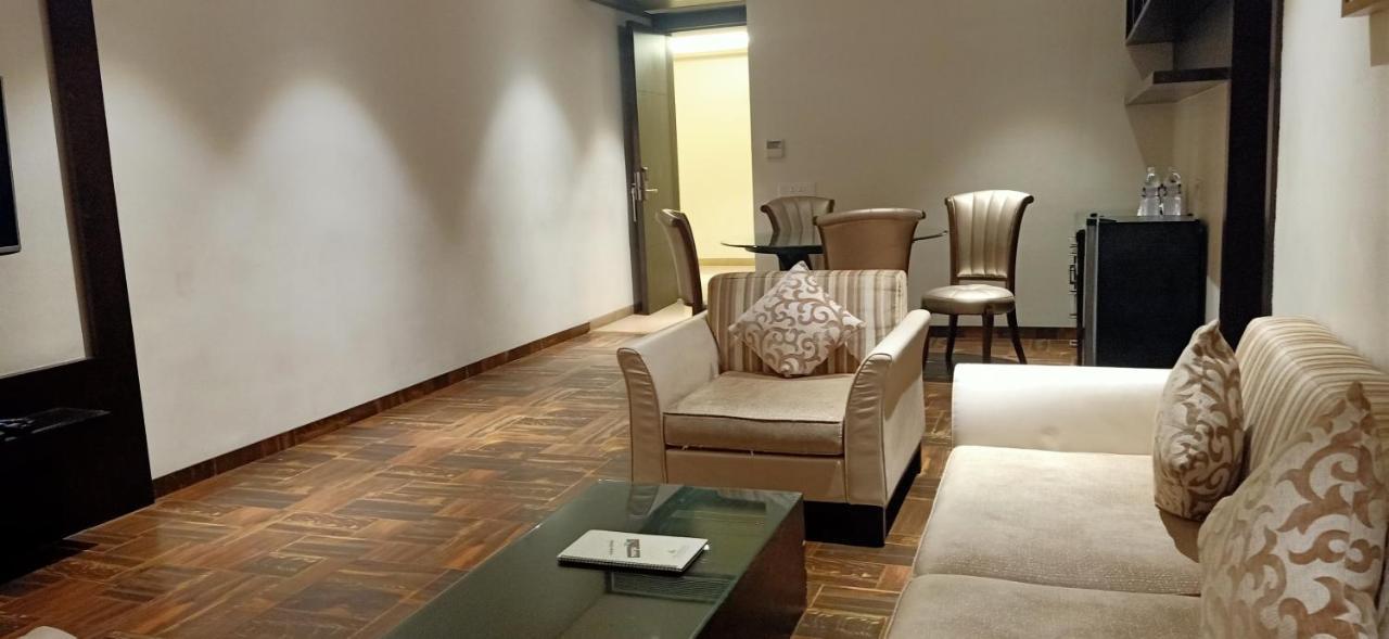 Hotel The Arindum Katni Exterior foto